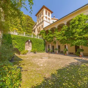 Palazzo Ronchelli Frühstückspension Brinzio